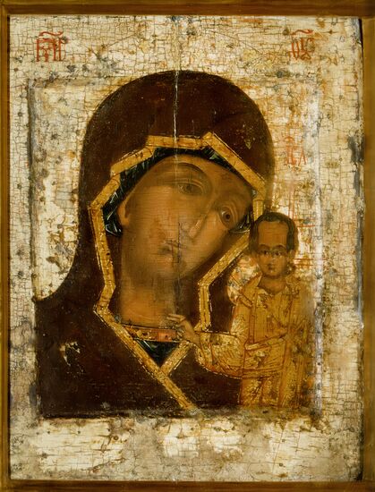 Патриарх Кирилл представил оригинальную икону Казанской Божией Матери в Успенском соборе Кремля