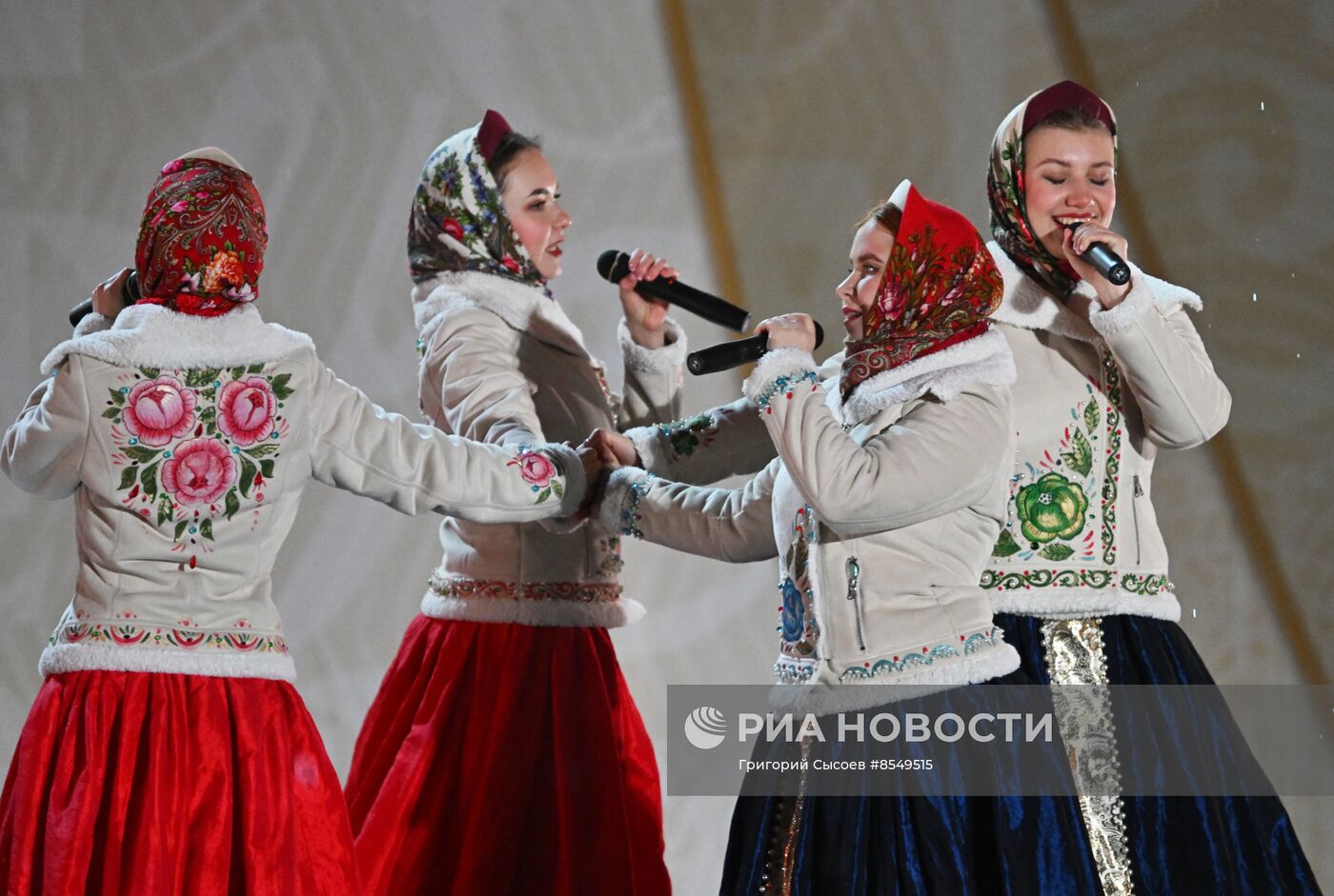 Выставка "Россия". Концерт ко Дню народного единства "Книга народной мудрости"