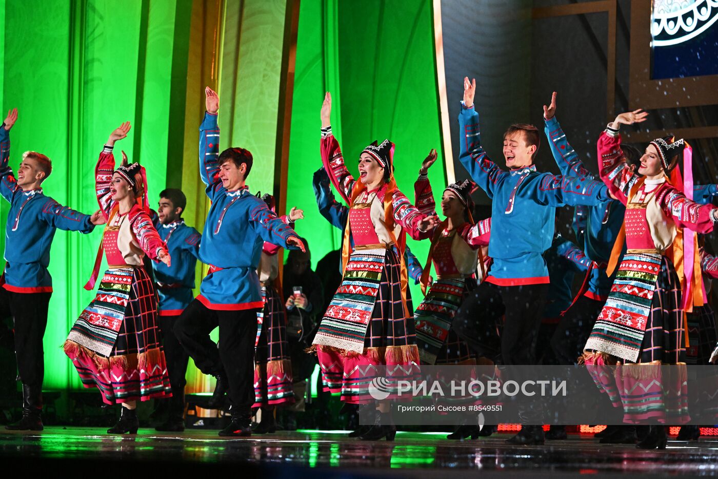 Выставка "Россия". Концерт ко Дню народного единства "Книга народной мудрости"