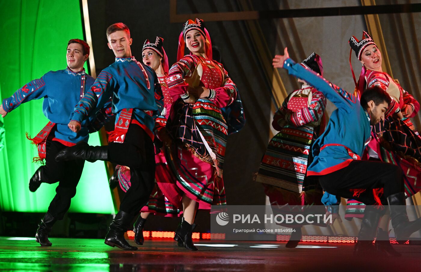 Выставка "Россия". Концерт ко Дню народного единства "Книга народной мудрости"