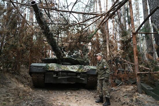 Боевая работа экипажей танков Т-80 на Краснолиманском направлении СВО