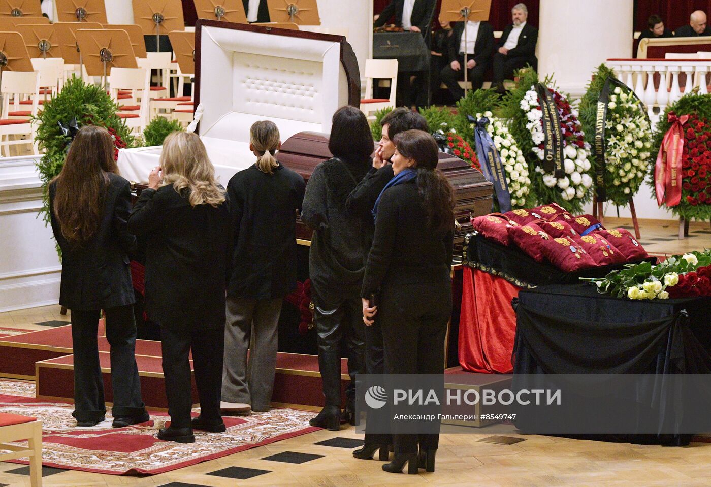 Прощание с Ю. Темиркановым в Санкт-Петербурге