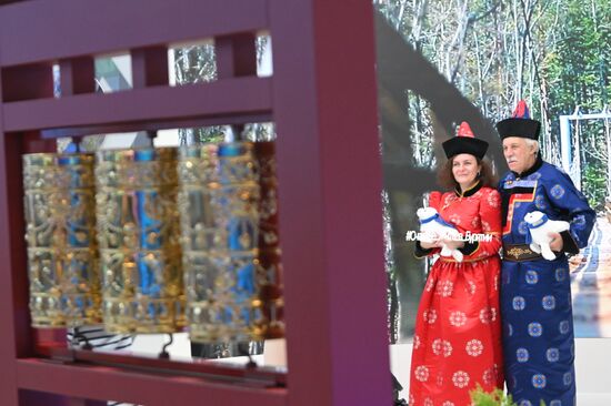 Работа выставки "Россия"