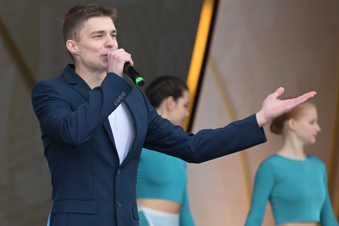 Выставка "Россия". Международный конкурс детского и юношеского творчества "Роза ветров"