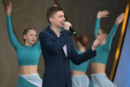 Выставка "Россия". Международный конкурс детского и юношеского творчества "Роза ветров"