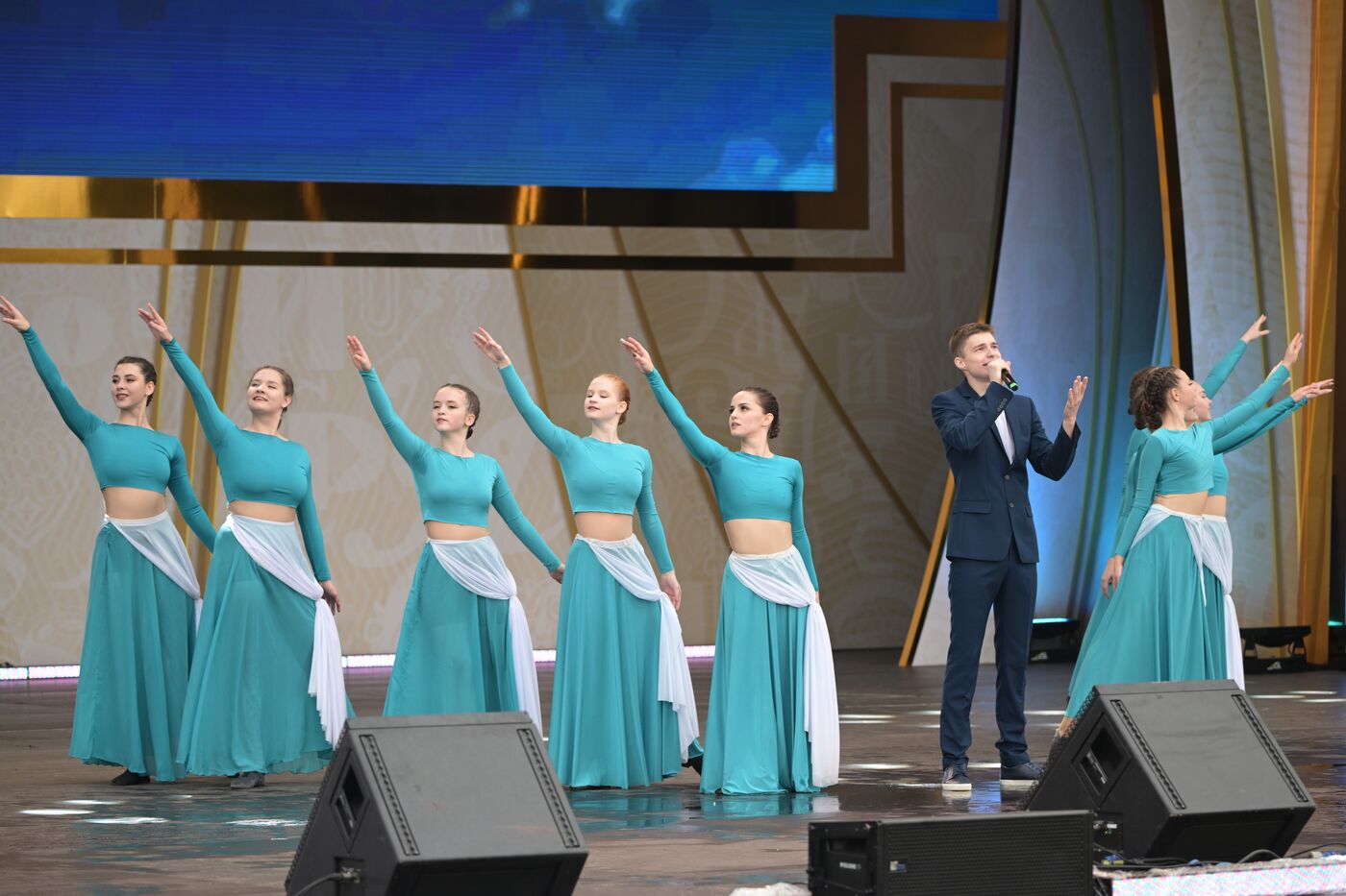 Выставка "Россия". Международный конкурс детского и юношеского творчества "Роза ветров"