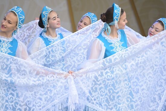 Выставка "Россия". Международный конкурс детского и юношеского творчества "Роза ветров"