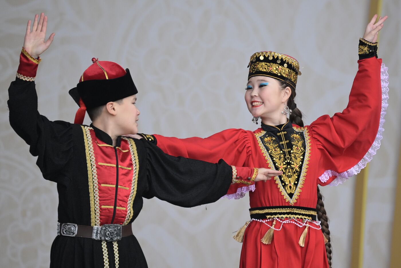 Выставка "Россия". Международный конкурс детского и юношеского творчества "Роза ветров"