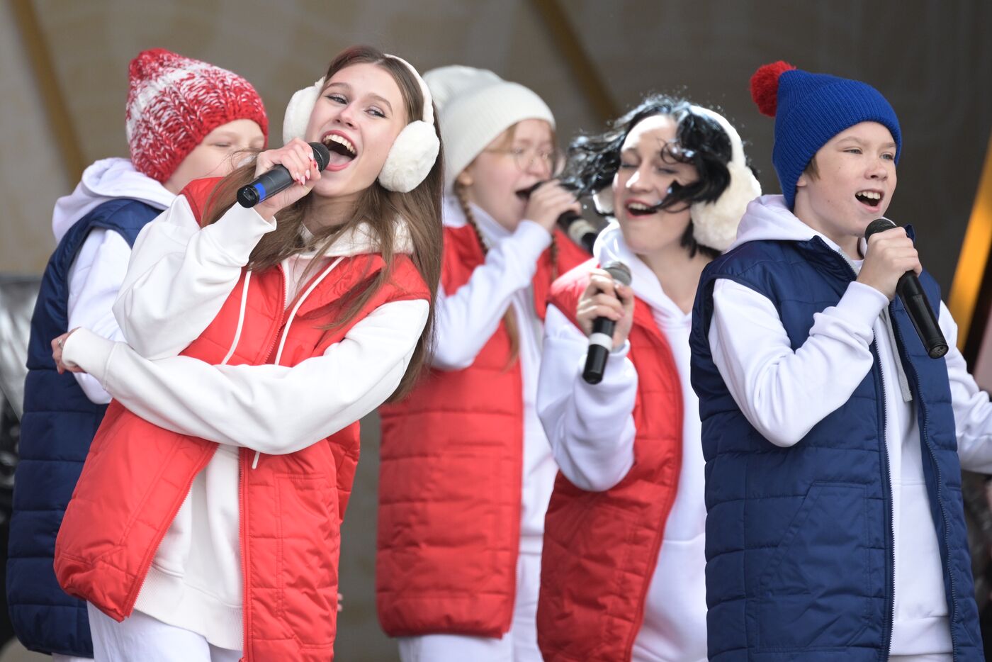 Выставка "Россия". Международный конкурс детского и юношеского творчества "Роза ветров"