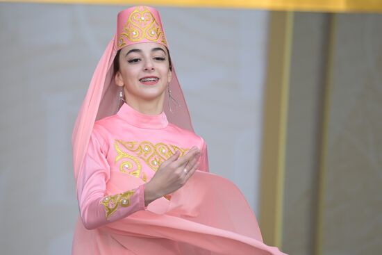 Выставка "Россия". Международный конкурс детского и юношеского творчества "Роза ветров"