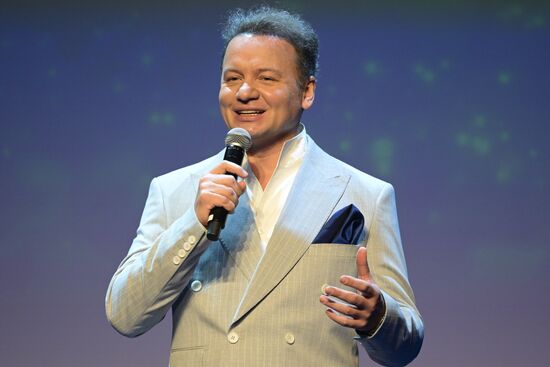 Выставка "Россия". Международный конкурс детского и юношеского творчества "Роза ветров"