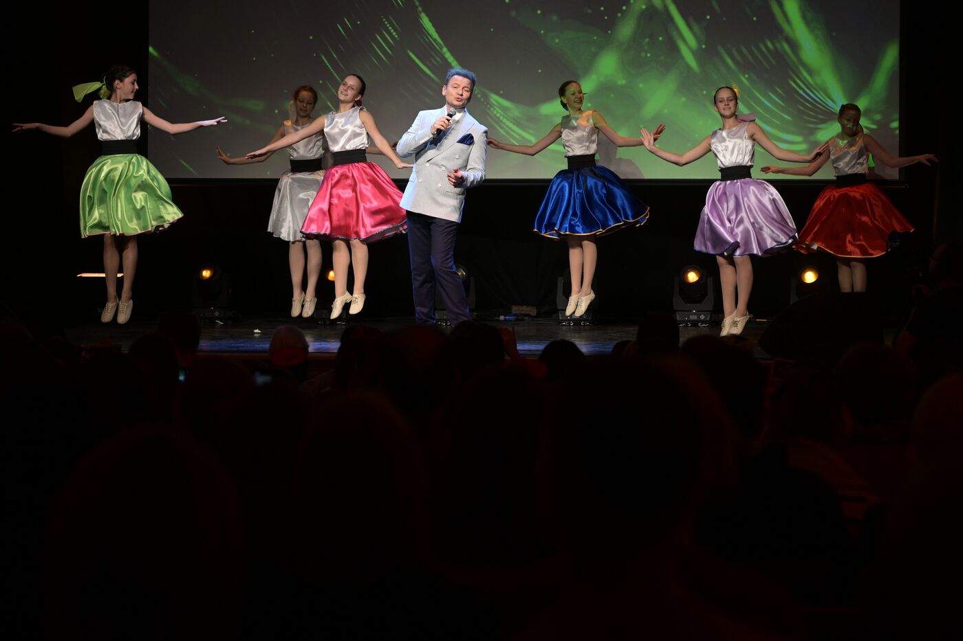 Выставка "Россия". Международный конкурс детского и юношеского творчества "Роза ветров"