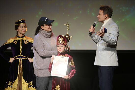 Выставка "Россия". Международный конкурс детского и юношеского творчества "Роза ветров"