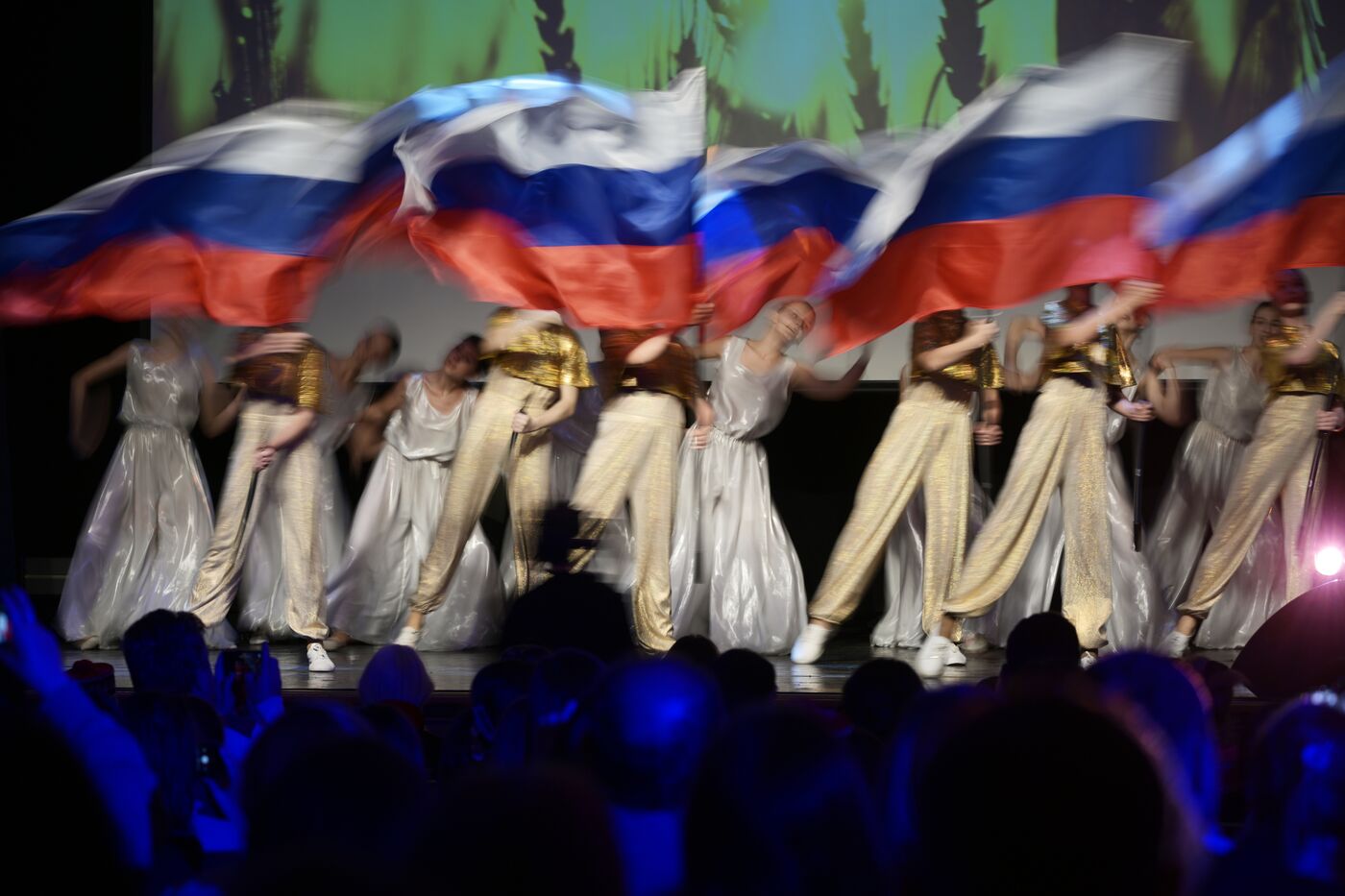 Выставка "Россия". Международный конкурс детского и юношеского творчества "Роза ветров"