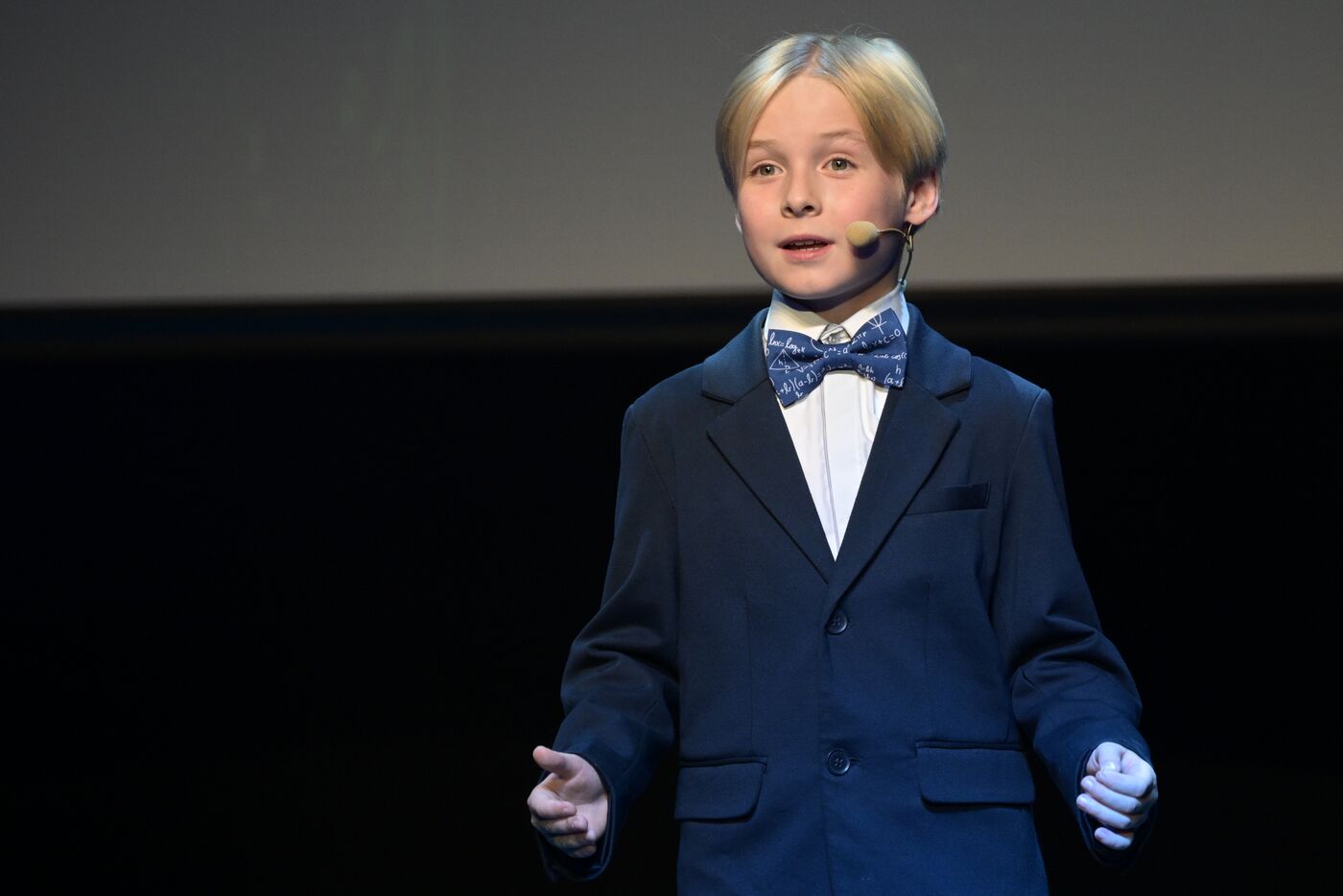 Выставка "Россия". Международный конкурс детского и юношеского творчества "Роза ветров"