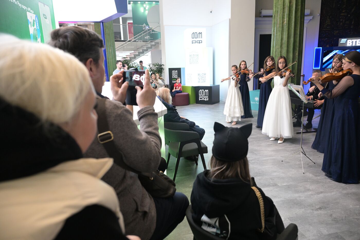 Выставка "Россия". Международный конкурс детского и юношеского творчества "Роза ветров"