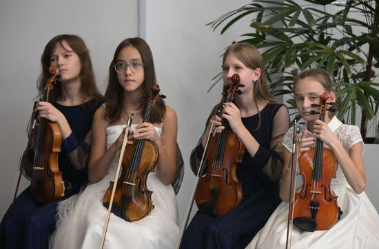 Выставка "Россия". Международный конкурс детского и юношеского творчества "Роза ветров"