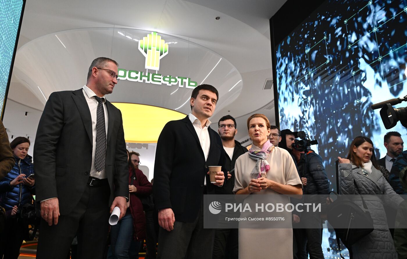 Выставка "Россия". Торжественное открытие Дней Красноярского края и презентация проекта "Восток Ойл"