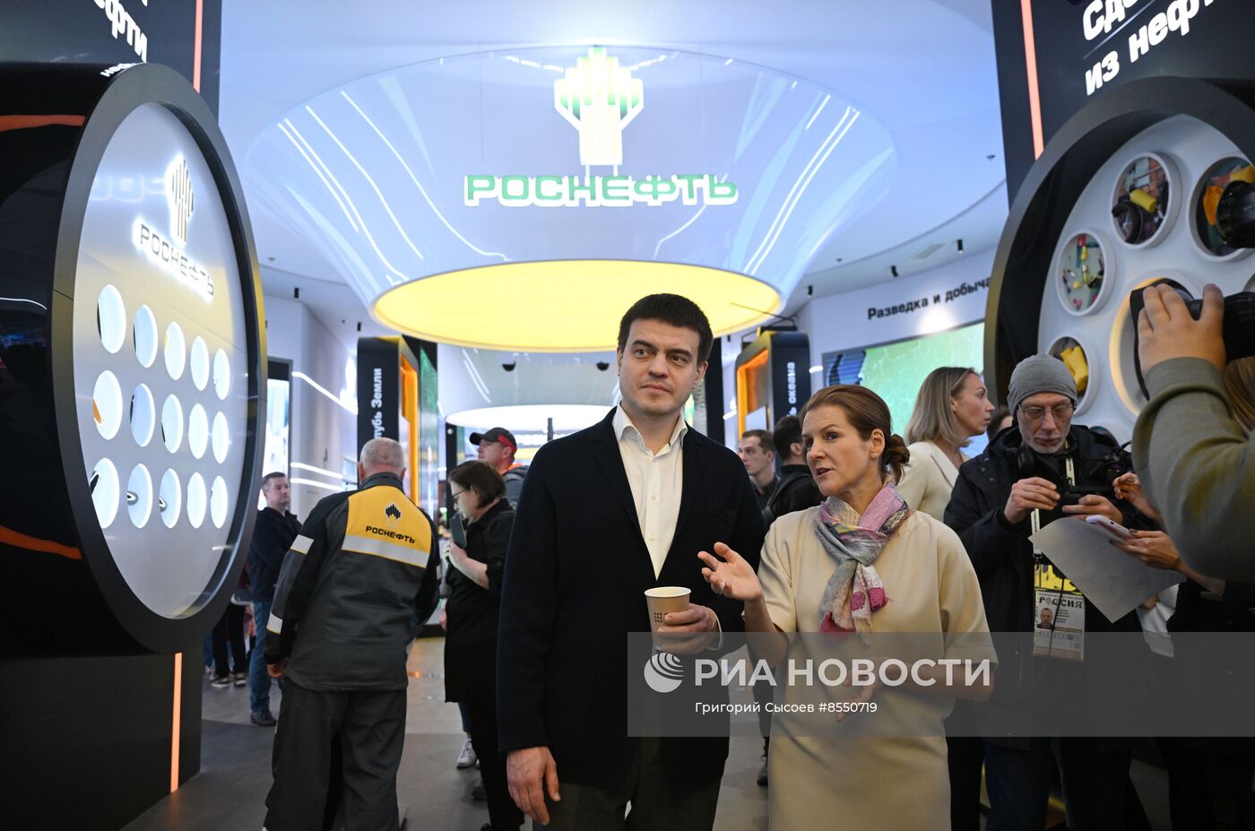 Выставка "Россия". Торжественное открытие Дней Красноярского края и презентация проекта "Восток Ойл"