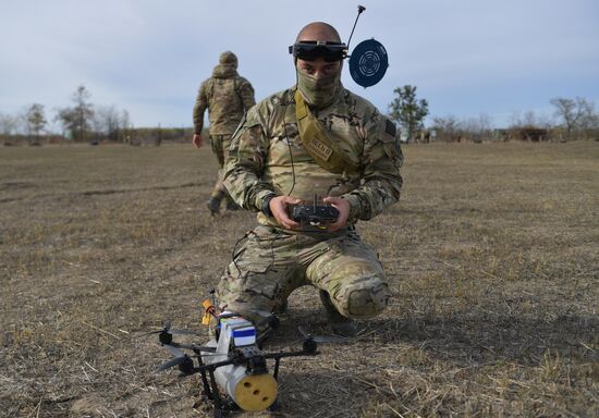 Школа обучения операторов БПЛА, производство FPV-дронов и самолетов типа камикадзе на базе добровольческого батальона имени П. Судоплатова