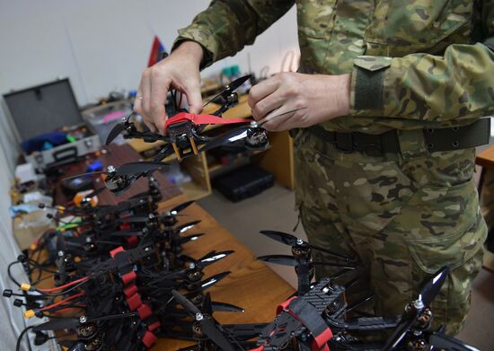Школа обучения операторов БПЛА, производство FPV-дронов и самолетов типа камикадзе на базе добровольческого батальона имени П. Судоплатова