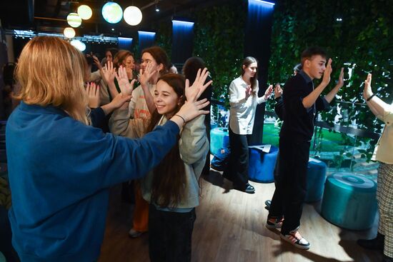 Выставка "Россия". Старт программы, направленной на популяризацию театрального искусства