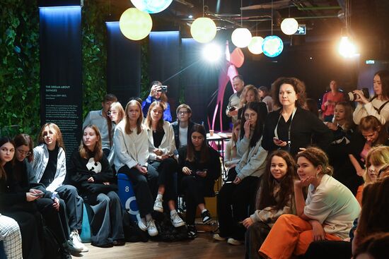 Выставка "Россия". Старт программы, направленной на популяризацию театрального искусства