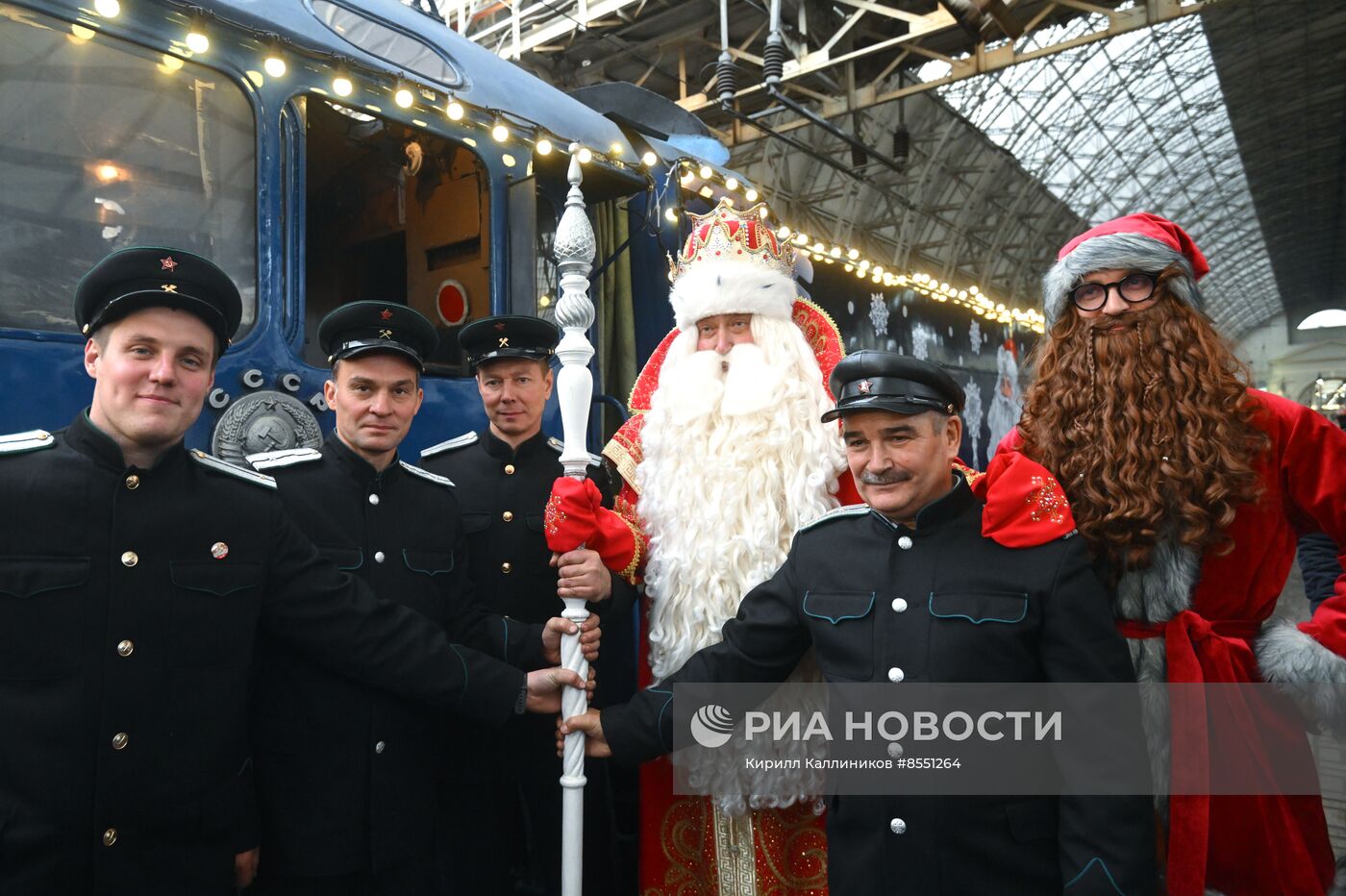 Отправление поезда Деда Мороза с Киевского вокзала