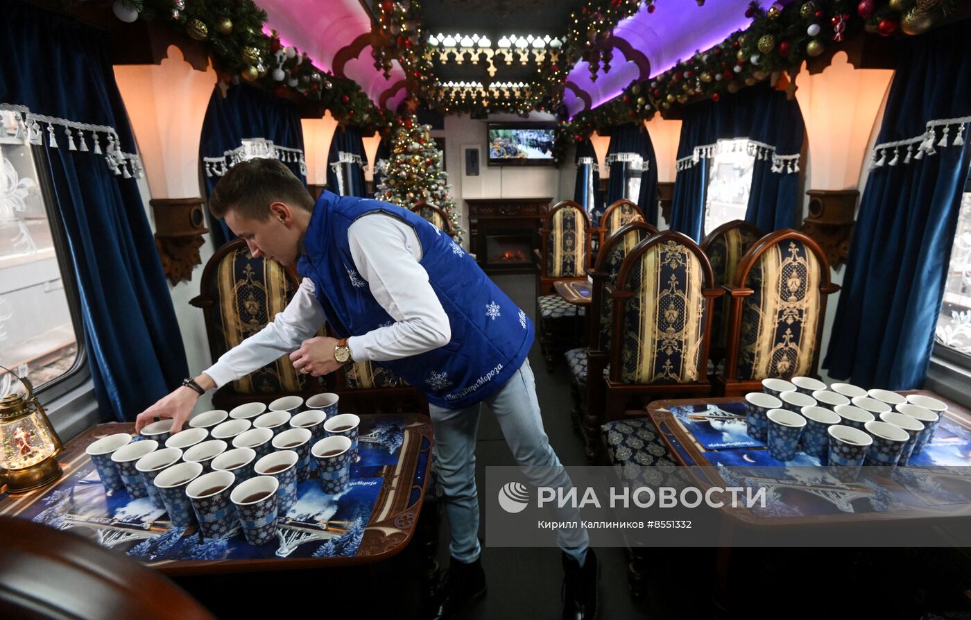Отправление поезда Деда Мороза с Киевского вокзала