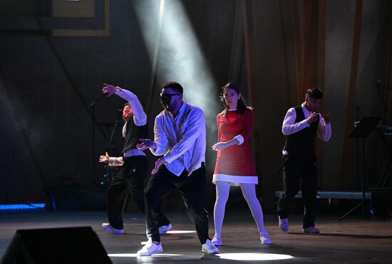 Выставка "Россия". Открытие экспозиции "Первые в России - стране возможностей" с шоу-программой