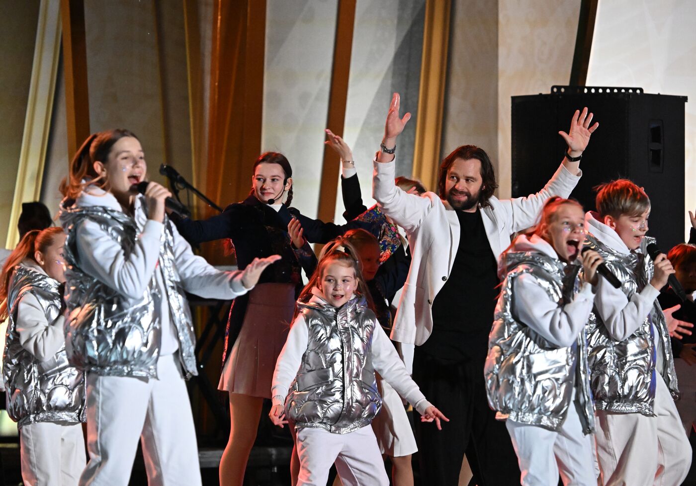 Выставка "Россия". Открытие экспозиции "Первые в России - стране возможностей" с шоу-программой