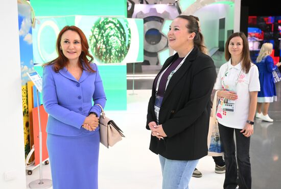 Выставка "Россия". Встреча с депутатами