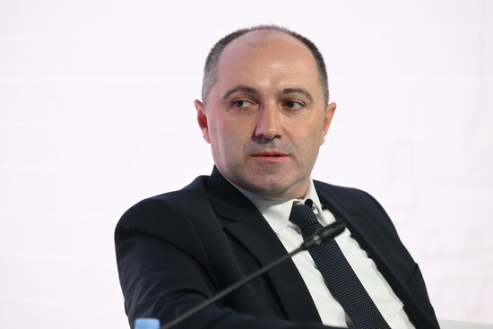 Выставка "Россия". Московский международный фестиваль пенсионеров