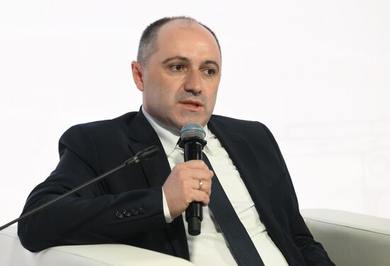 Выставка "Россия". Московский международный фестиваль пенсионеров