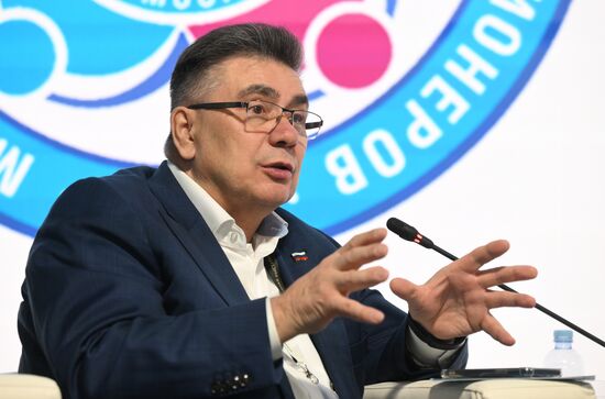 Выставка "Россия". Московский международный фестиваль пенсионеров