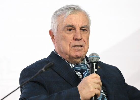 Выставка "Россия". Московский международный фестиваль пенсионеров