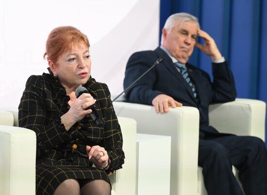 Выставка "Россия". Московский международный фестиваль пенсионеров