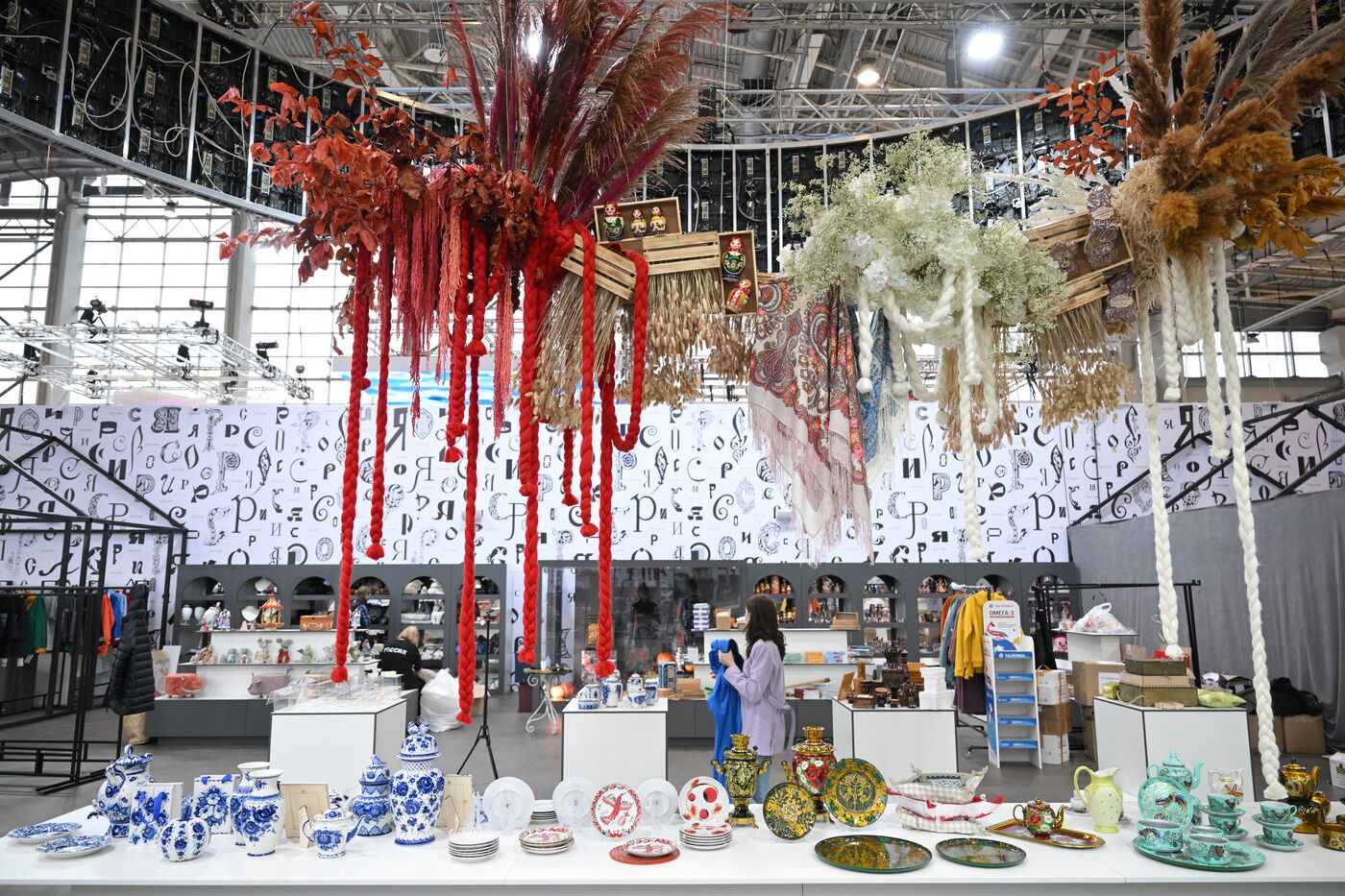 Выставка "Россия". Подготовка Универмага к открытию 