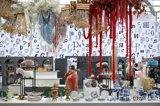 Выставка "Россия". Подготовка Универмага к открытию 