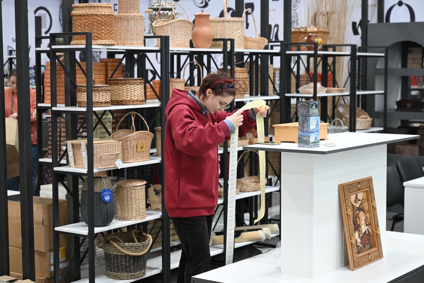 Выставка "Россия". Подготовка Универмага к открытию 