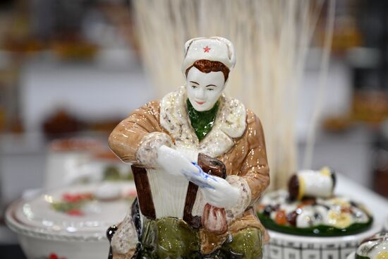 Выставка "Россия". Подготовка Универмага к открытию 