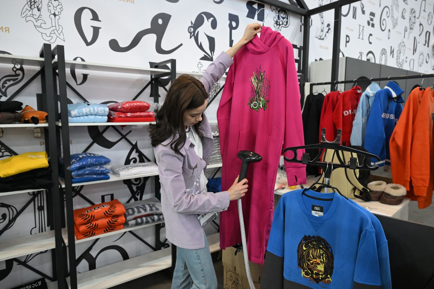 Выставка "Россия". Подготовка Универмага к открытию 