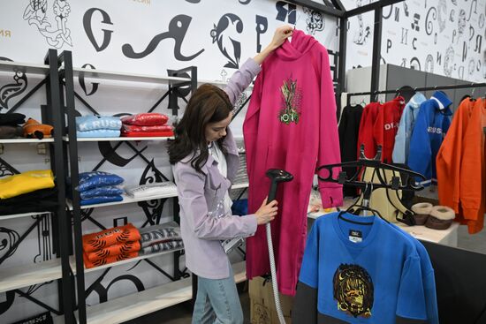 Выставка "Россия". Подготовка Универмага к открытию 