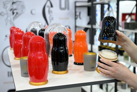 Выставка "Россия". Подготовка Универмага к открытию 