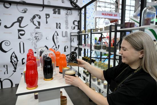 Выставка "Россия". Подготовка Универмага к открытию 