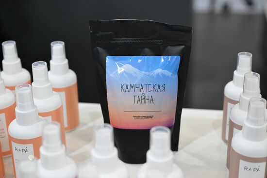 Выставка "Россия". Подготовка Универмага к открытию 