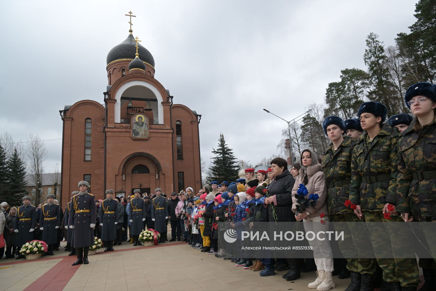 Открытие памятника герою России протоиерею Михаилу Васильеву