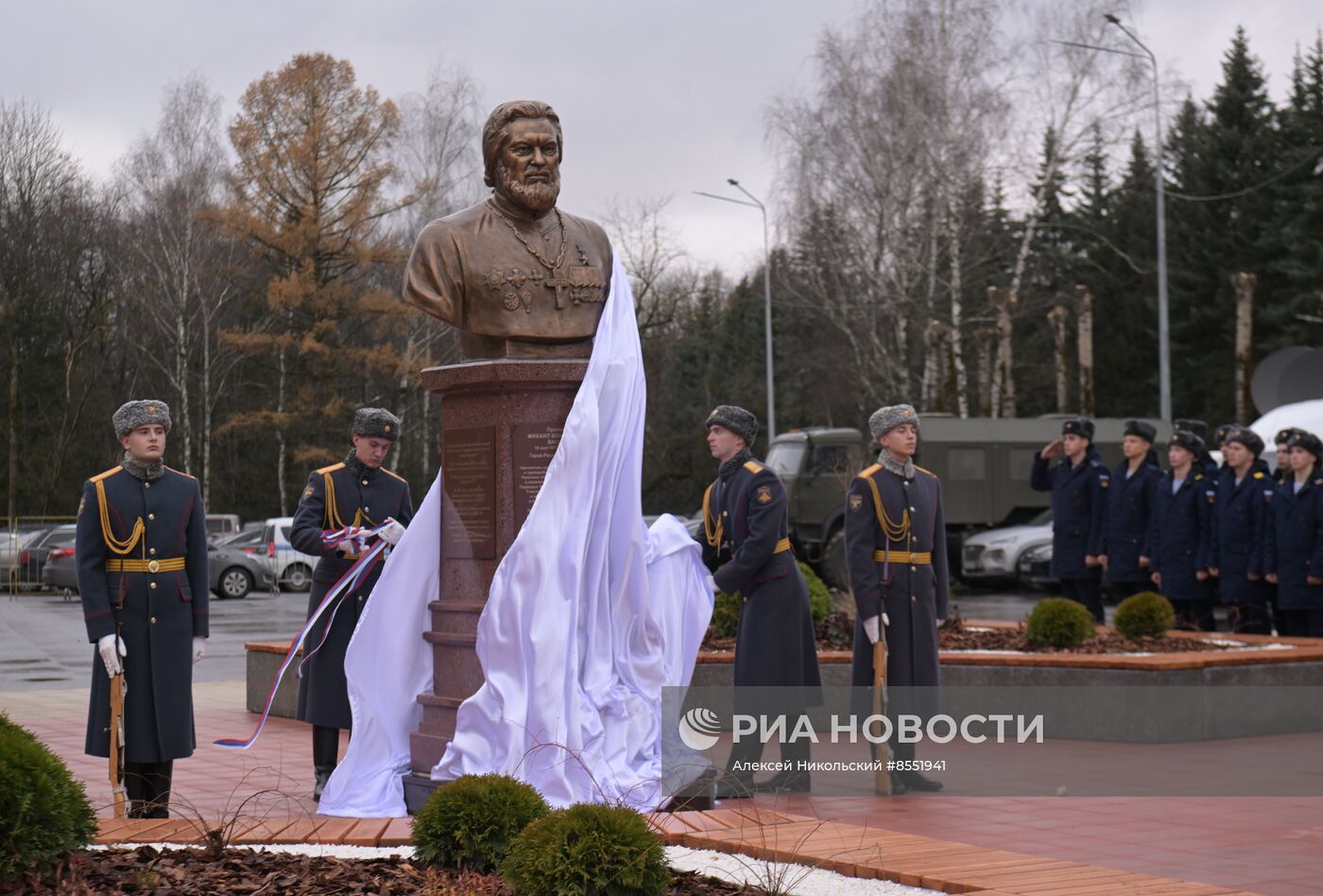 Открытие памятника герою России протоиерею Михаилу Васильеву