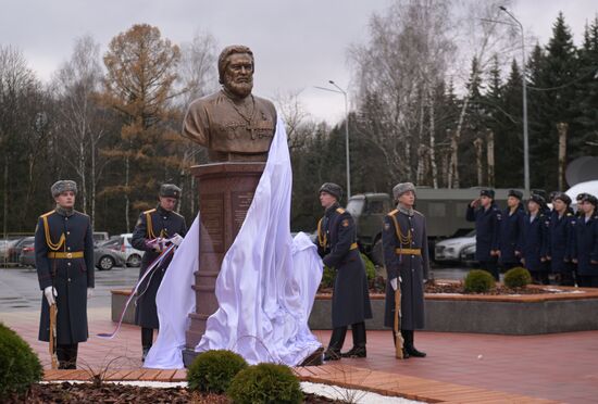 Открытие памятника герою России протоиерею Михаилу Васильеву