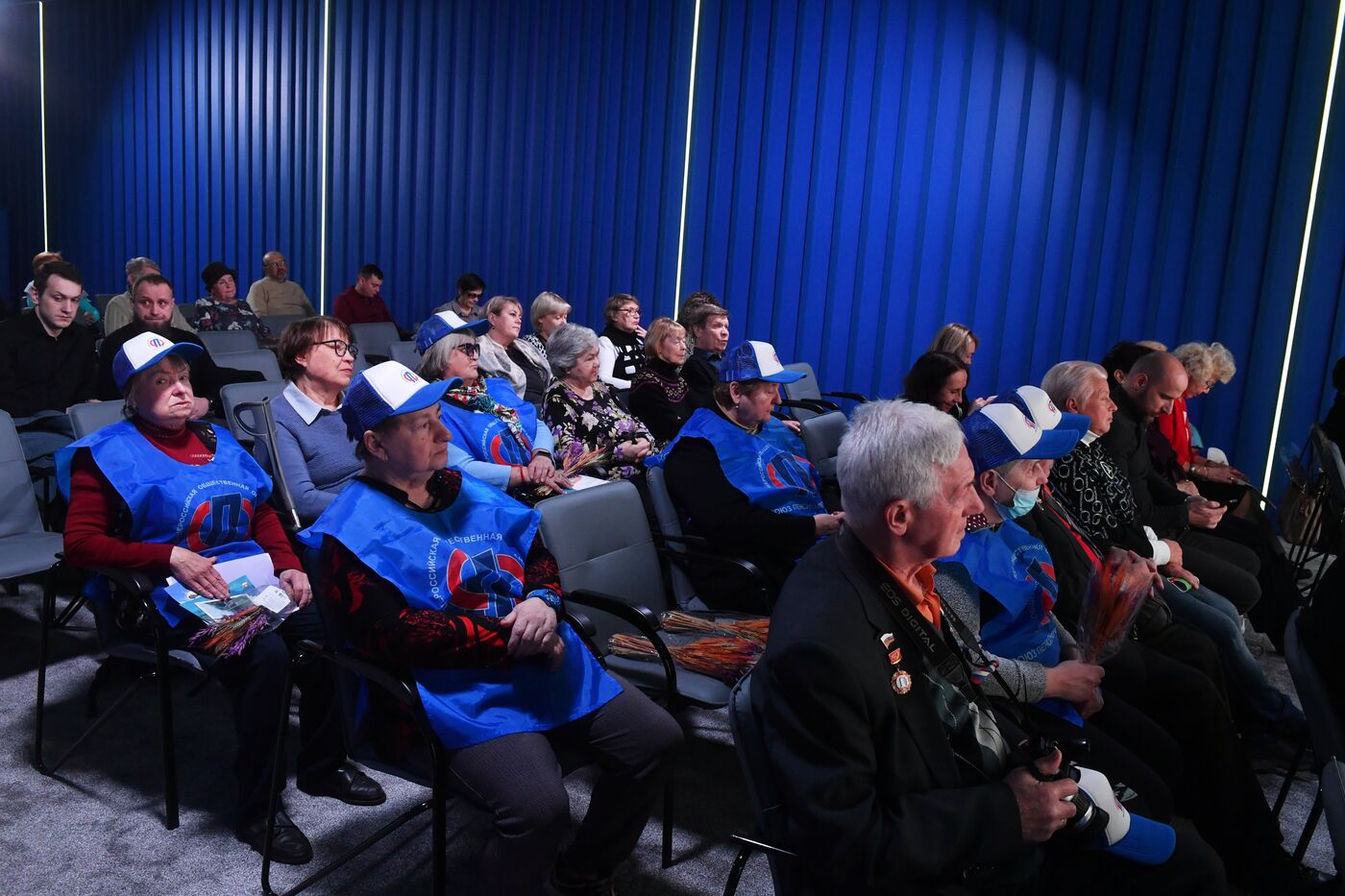 Выставка "Россия". Московский международный фестиваль пенсионеров